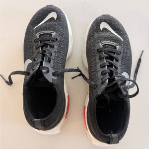Nike invincible 3s black and white